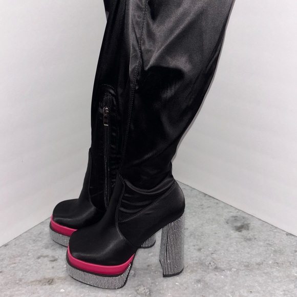 AZALEA WANG Name Your Price Chunky Boot - Picture 3 of 7